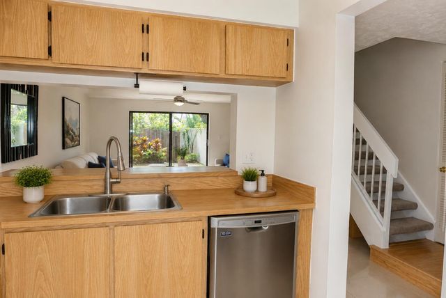 3062 S Oakland Forest Drive 203, Oakland Park, FL 33309