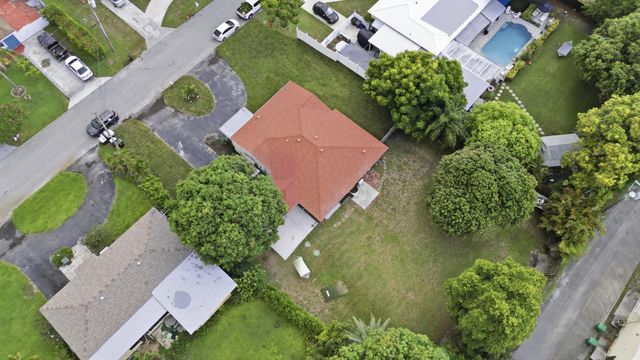 1900 CARISSA Road, Lake Clarke Shores, FL 33406