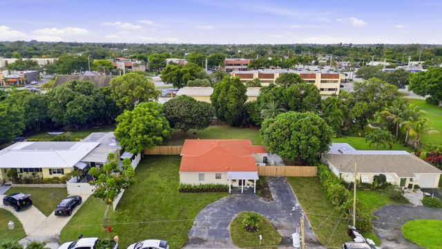 1900 CARISSA Road, Lake Clarke Shores, FL 33406