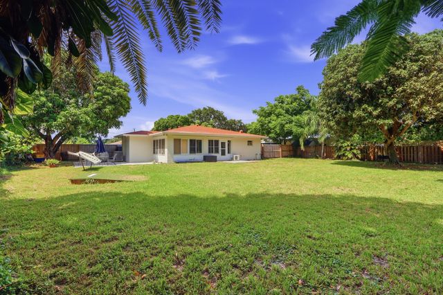 1900 CARISSA Road, Lake Clarke Shores, FL 33406