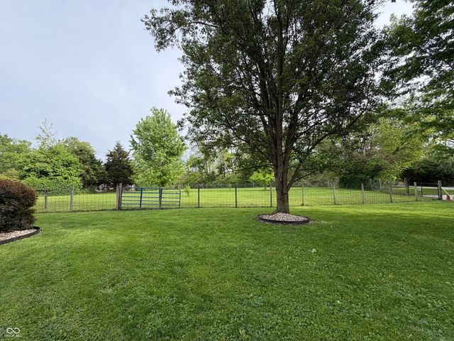 9236 Crawfordsville Road, Indianapolis, IN 46234