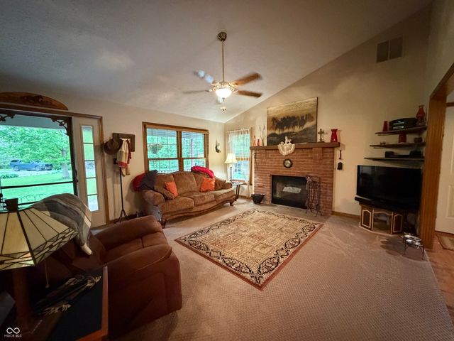 9236 Crawfordsville Road, Indianapolis, IN 46234