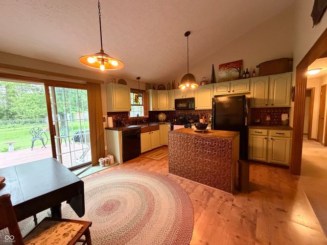 9236 Crawfordsville Road, Indianapolis, IN 46234