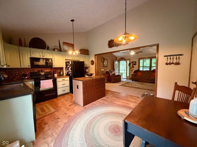 9236 Crawfordsville Road, Indianapolis, IN 46234