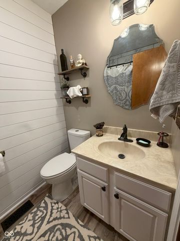 9236 Crawfordsville Road, Indianapolis, IN 46234