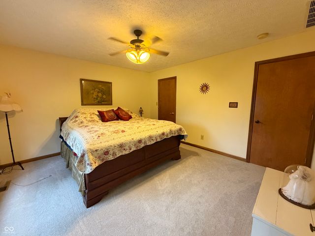 9236 Crawfordsville Road, Indianapolis, IN 46234