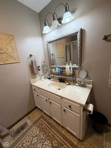 9236 Crawfordsville Road, Indianapolis, IN 46234