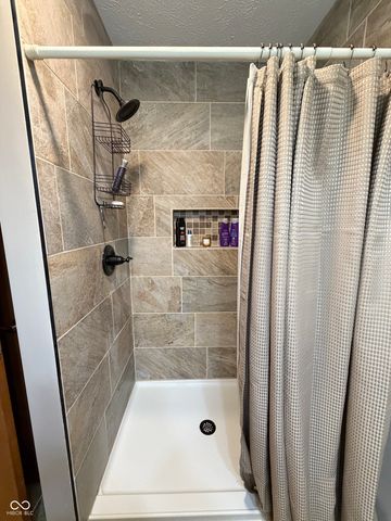 9236 Crawfordsville Road, Indianapolis, IN 46234