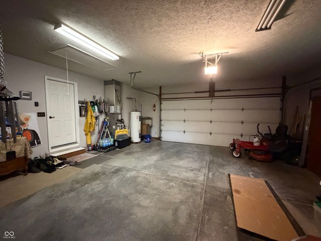 9236 Crawfordsville Road, Indianapolis, IN 46234