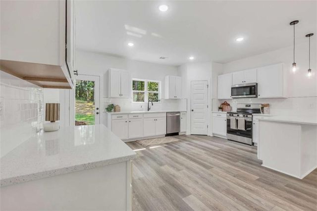65 Lakeside Dr, Covington, GA 30016