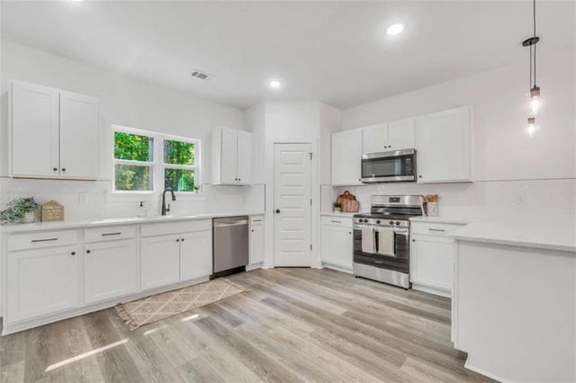 65 Lakeside Dr, Covington, GA 30016