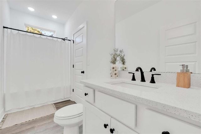 65 Lakeside Dr, Covington, GA 30016