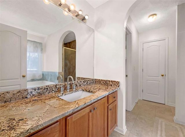 5075 Towne Park Drive, Mcdonough, GA 30252