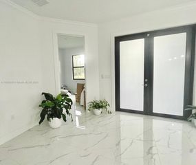 2813 NE 16th Ave, Naples, FL 34120