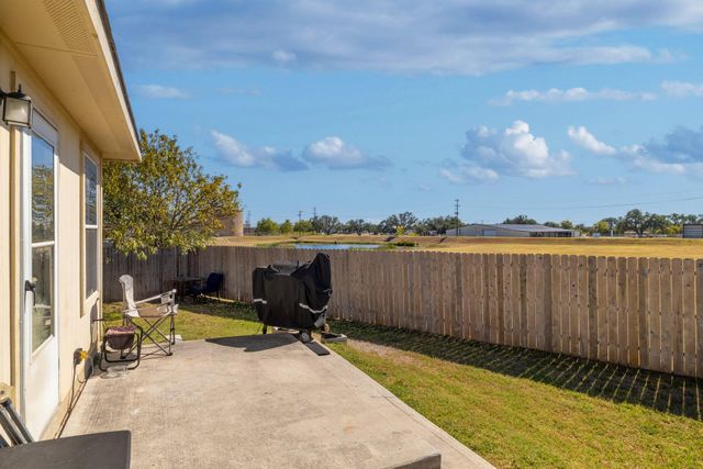 267 Drystone TRL, Liberty Hill, TX 78642