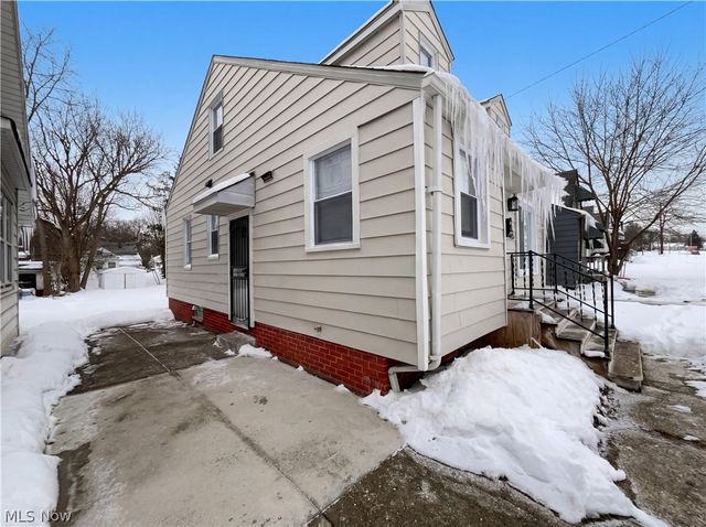 17409 Mapleboro Avenue, Maple Heights, OH 44137