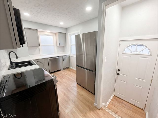 17409 Mapleboro Avenue, Maple Heights, OH 44137