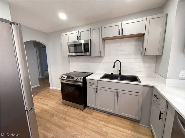 17409 Mapleboro Avenue, Maple Heights, OH 44137