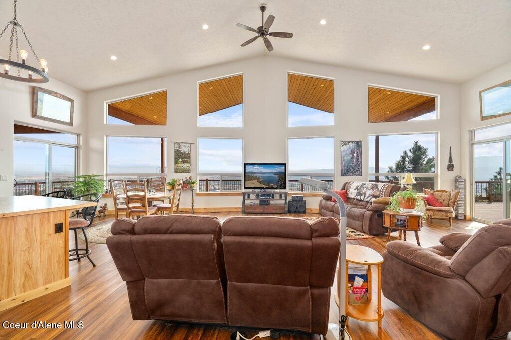 10653 N Payment Peak Rd, Hauser, ID 83854 photo 12