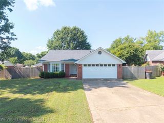 2406 Lisa Court, Van Buren, AR 72956