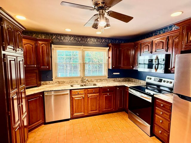 826 Glendover Cove, Lexington, KY 40502