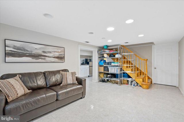 2819 SUMMERFIELD RD, Falls Church, VA 22042