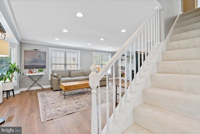 2819 SUMMERFIELD RD, Falls Church, VA 22042