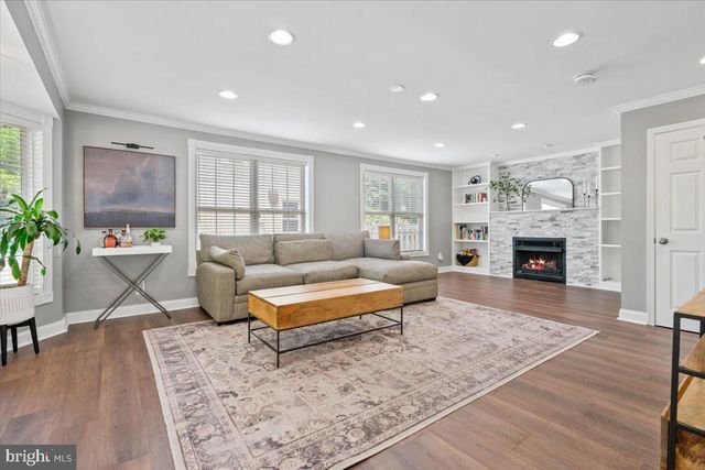 2819 SUMMERFIELD RD, Falls Church, VA 22042