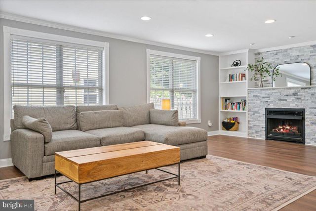 2819 SUMMERFIELD RD, Falls Church, VA 22042
