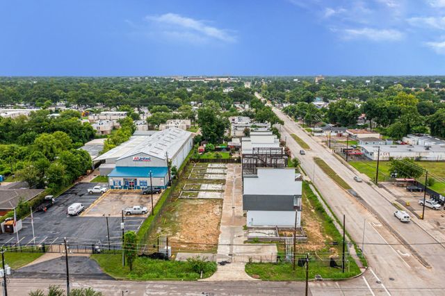 302 W Hamilton Street, Houston, TX 77091