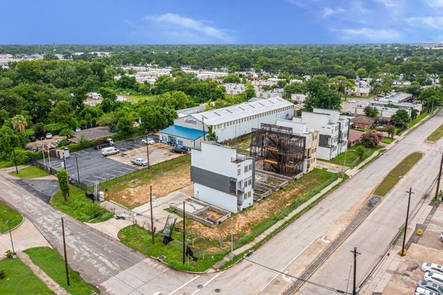 302 W Hamilton Street, Houston, TX 77091