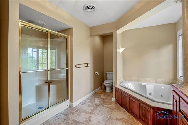 16890 W River Road, Bowling Green, OH 43402