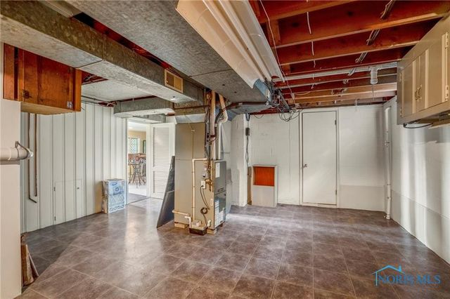 16890 W River Road, Bowling Green, OH 43402