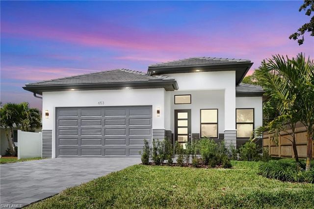653 107th AVE N, Naples, FL 34108