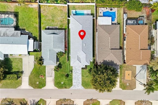 653 107th AVE N, Naples, FL 34108