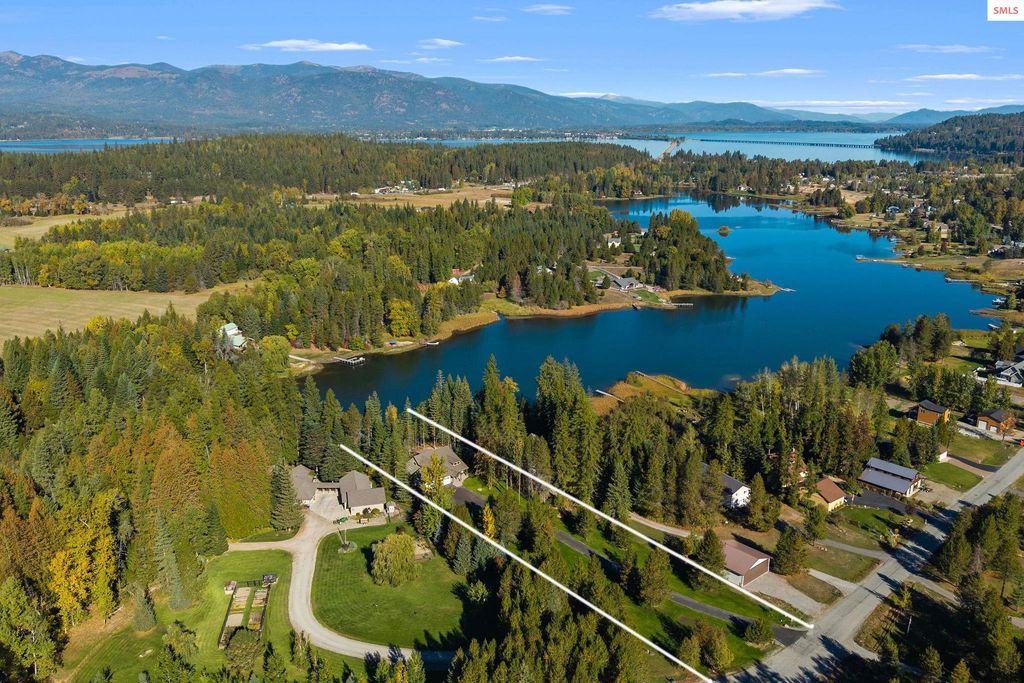 1047 Comeback Bay Ln, Sagle, ID 83860 photo 3