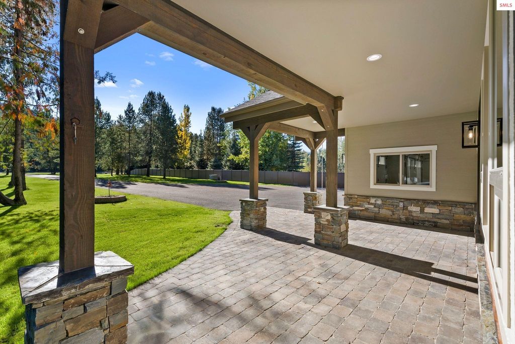 1047 Comeback Bay Ln, Sagle, ID 83860 photo 6