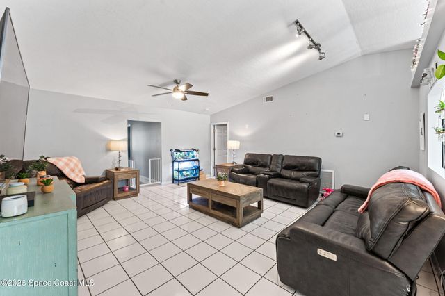 1567 Heartwellville Street NW, Palm Bay, FL 32907