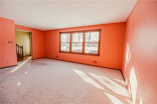 93 Matthew Drive, Perinton, NY 14450