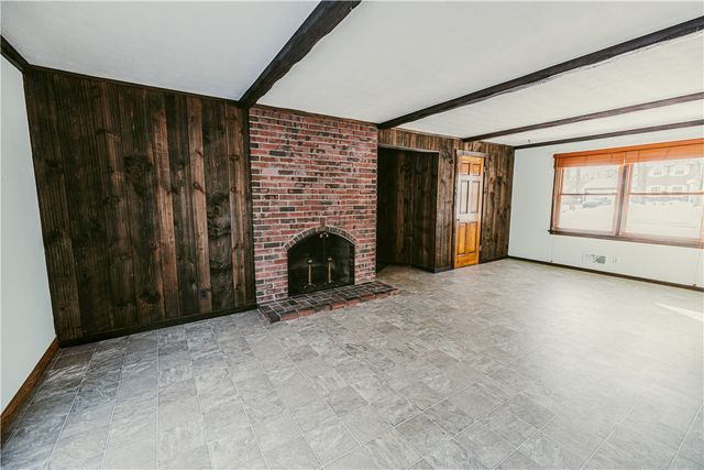 93 Matthew Drive, Perinton, NY 14450