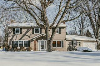 93 Matthew Drive, Perinton, NY 14450