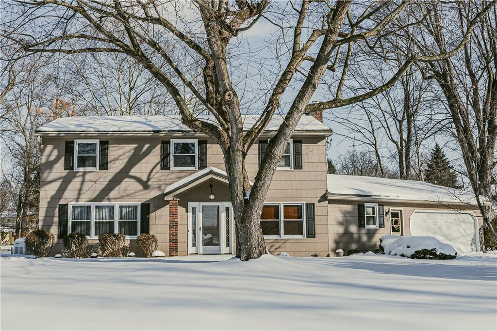 93 Matthew Drive, Perinton, NY 14450