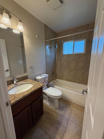 5421 Bootjack Dr, Sacramento, CA 95842