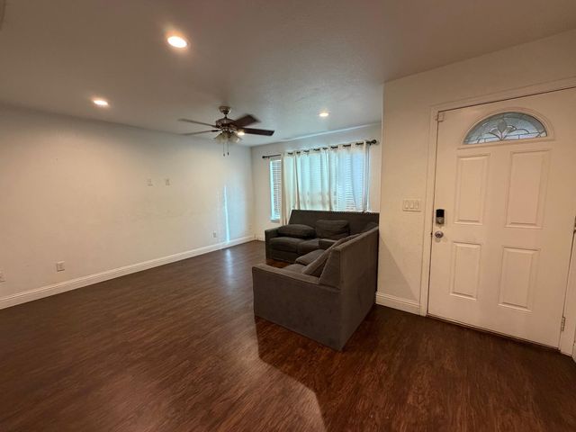 5421 Bootjack Dr, Sacramento, CA 95842