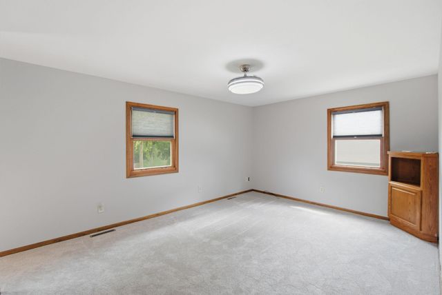1417 Oakcrest Drive, Waterloo, IA 50701