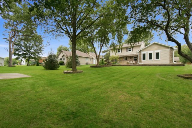 1417 Oakcrest Drive, Waterloo, IA 50701