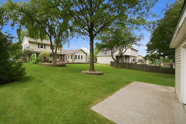1417 Oakcrest Drive, Waterloo, IA 50701
