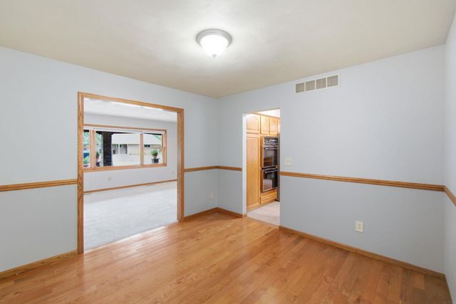 1417 Oakcrest Drive, Waterloo, IA 50701