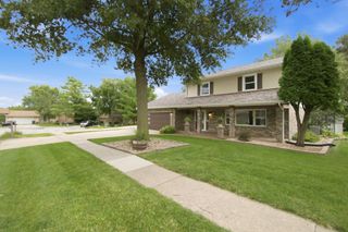 1417 Oakcrest Drive, Waterloo, IA 50701