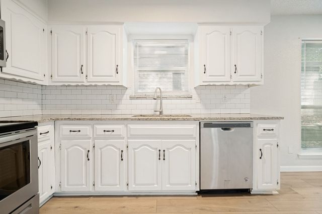 922 Meadowdale Circle, Garland, TX 75043